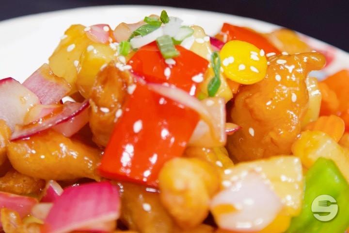 An hausgemachter Süss Sauer Sauce - China Restaurant Lily