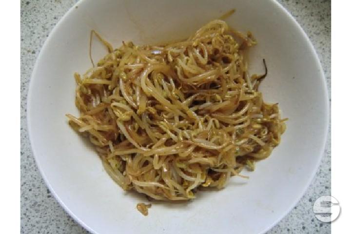 Gebratene Sojasprossen - China Restaurant Lily