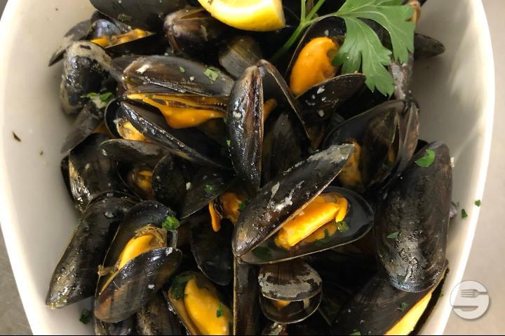Moules Marinières - Chez Ross