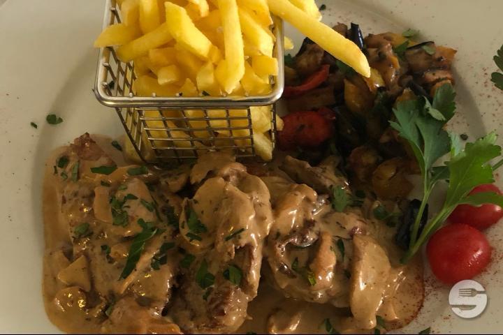 Filets Mignons de Porc aux Morilles - Chez Ross
