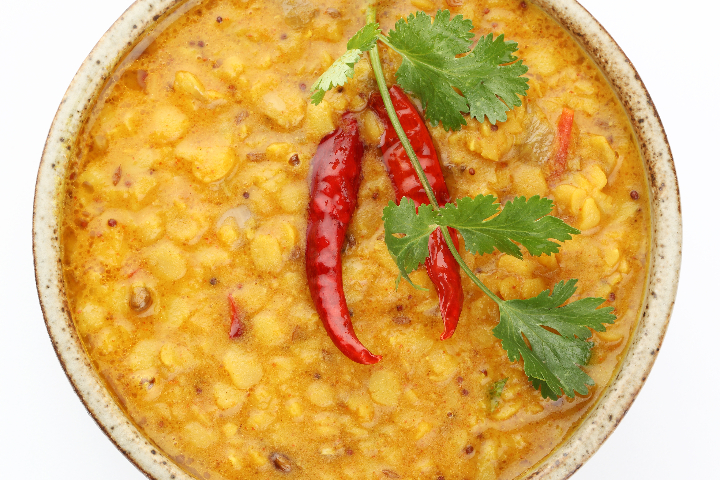 Yellow Dal Tadka - Moksha Resto Lounge Indien