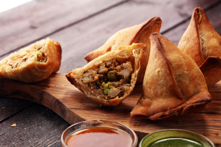 Cocktail keema Samosa - Moksha Resto Lounge Indien