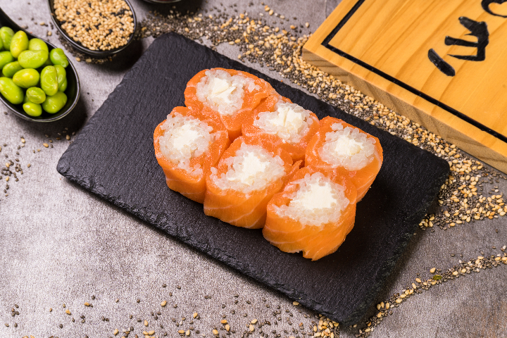 Salmon Roll Cheese - Sushi Deli