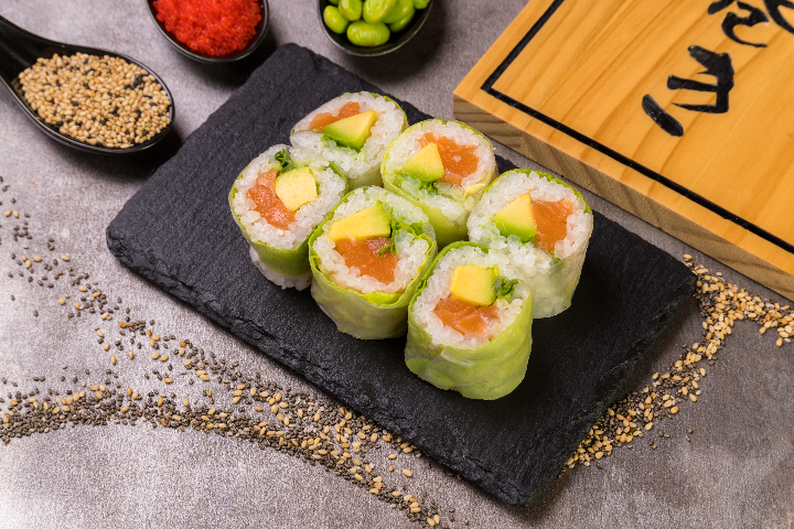 Spring Roll Saumon Avocat - Sushi Deli