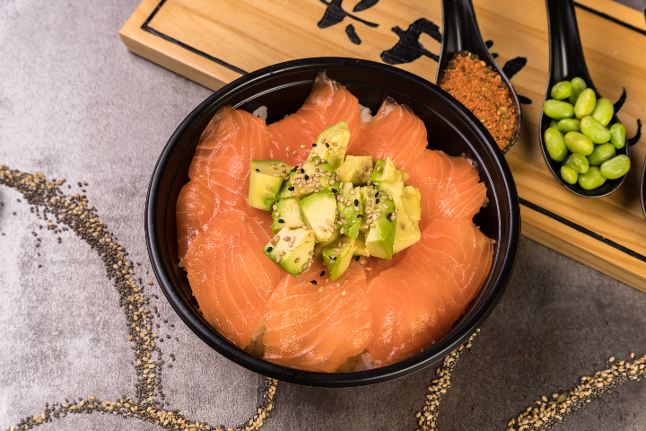 Chirashi Saumon Avocat - Sushi Deli