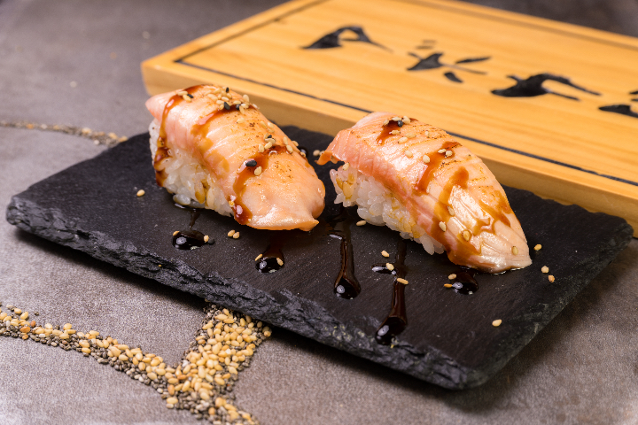 Nigiri Saumon Flambé - Sushi Deli
