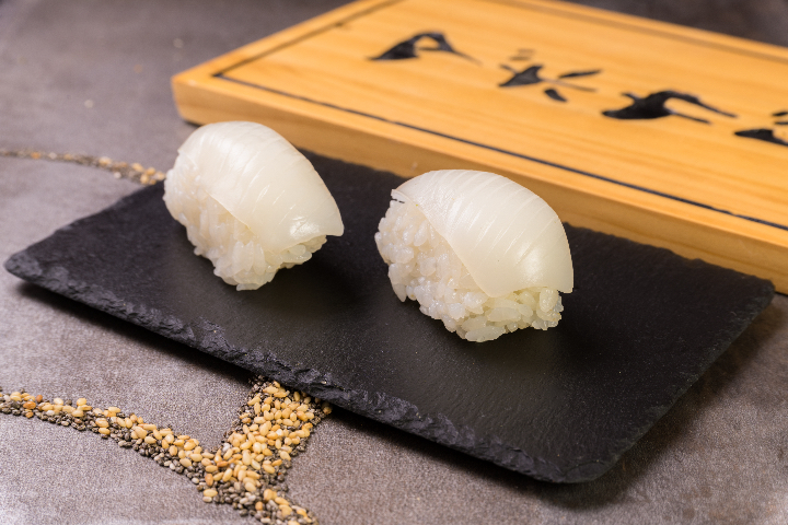 Nigiri Calamar - Sushi Deli