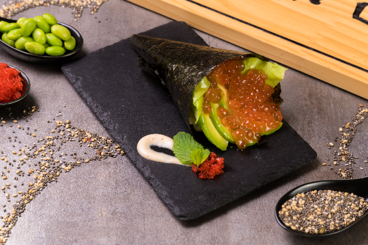 Temaki Œuf de Saumon Avocat - Sushi Deli