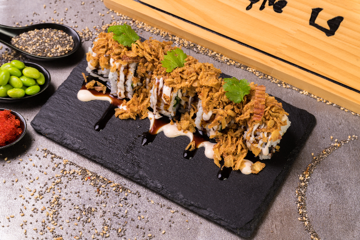 Crunch Roll Poulet Avocat Concombre - Sushi Deli