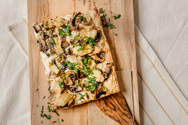 Funghi & Mascarpone Pizza - Nero's Pizza (Genthod)