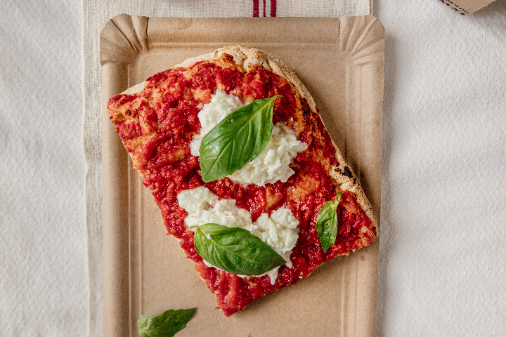 Regina Bufala Pizza - Nero's Pizza (Genthod)