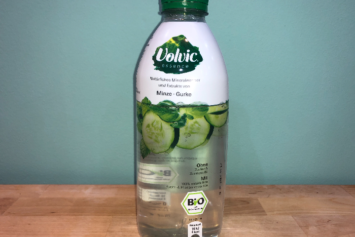 Volvic Eau minérale et extraits de Menthe - Concombre - Poke Bowl Montreux