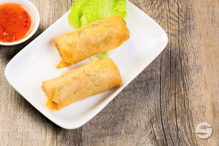 Rouleaux de Printemps Chinois au Poulet et Légumes - Feuille de Banane