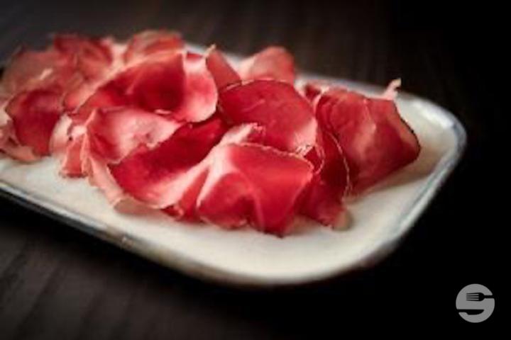 Viande séchée de Simmental en chiffonnade, cornichon de la Maison Marc - Arakel