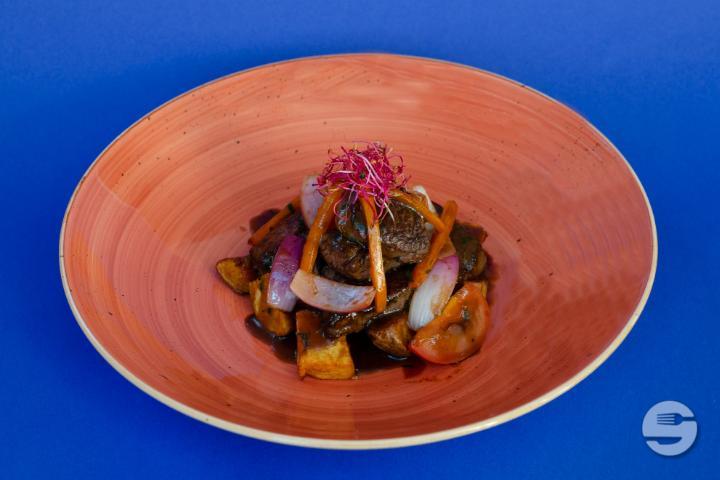 Lomo Saltado - El Batàn