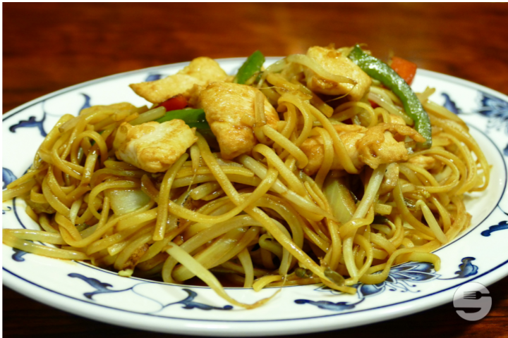 Fired Noodles with Chicken - Le Raisin d'Or