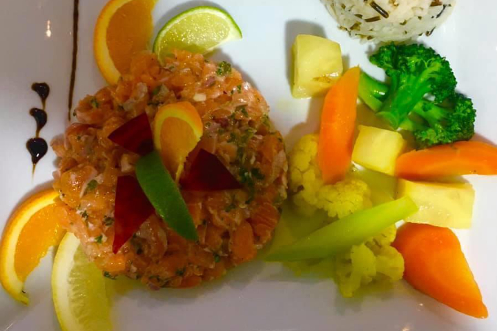 Tartare de saumon au couteau (180gr) - Queen Victoria