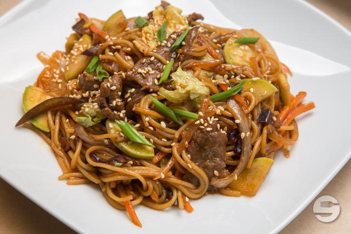 B1. Nouilles Sautées au Bœuf - Hong Kong Palace Boudry