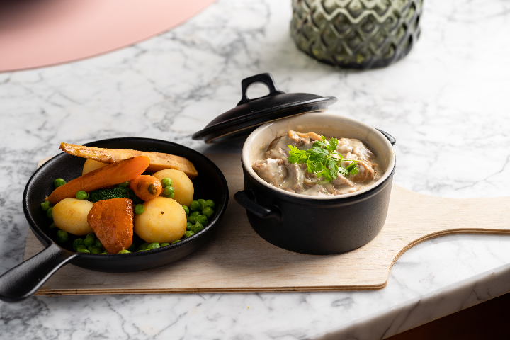 Boeuf braisé 36 heures, poêlée de légumes de saison et écrasé de pommes de terre - Les Philosophes
