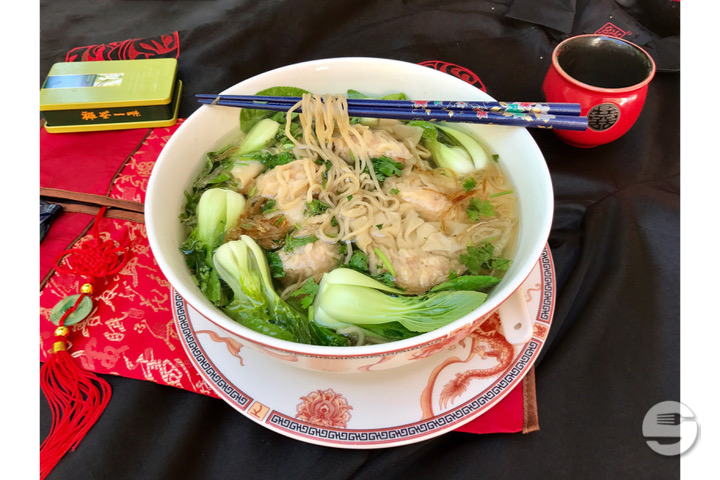 129. Soupe de nouilles aux raviolis de crevettes - Zhong tong