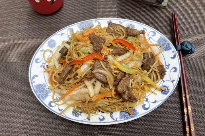 616. Nouilles sautées au bœuf - Zhong tong
