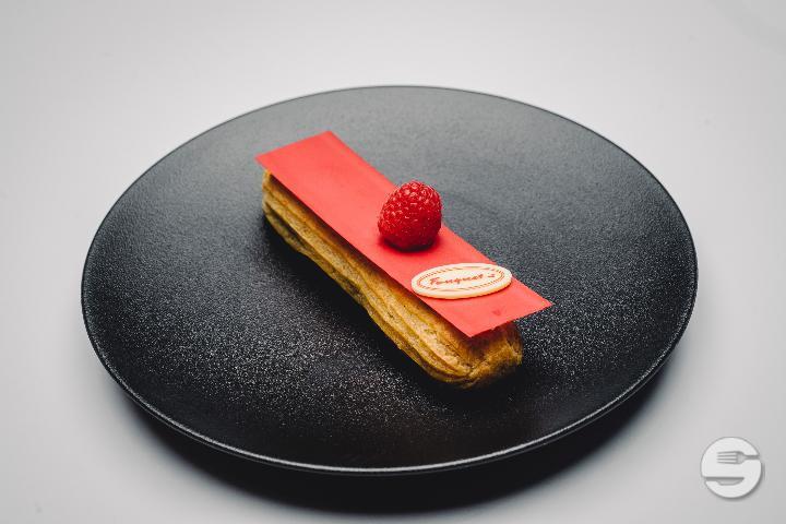 Raspberries/basil eclair - Le Fouquet's Montreux