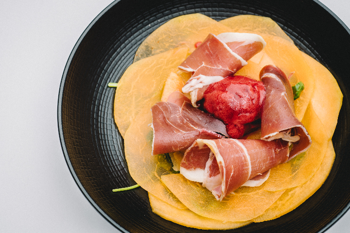 Assiette de melon, jambon ibérique. - Le Fouquet's Montreux
