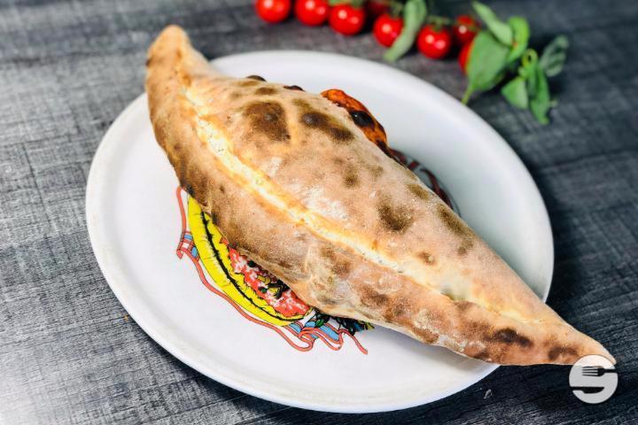Pizza Calzone Sorrentina - Il Ritrovo