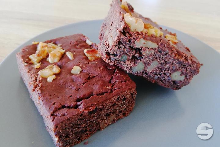 Brownie au chocolat noir et noix - vegan et sans gluten - L'Echo