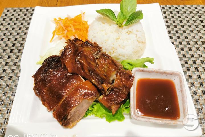 21. Com Vit Quay - Le Basilic