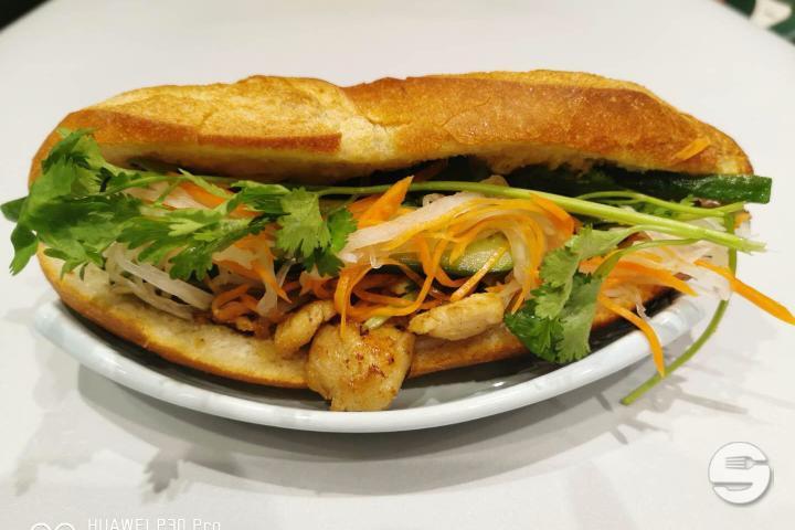 BM2. Banh Mi Heo Nuong Xa - Le Basilic