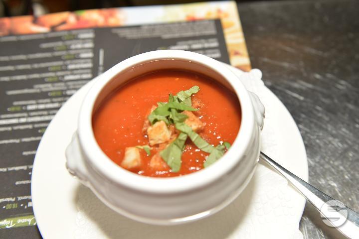 Creamy tomato soup - Punto e Pasta