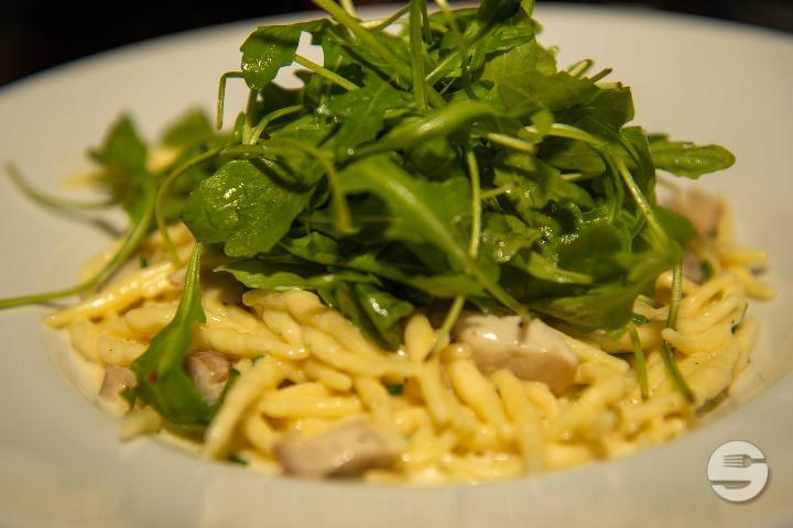 Trofi with porcini mushroom cream sauce - Punto e Pasta