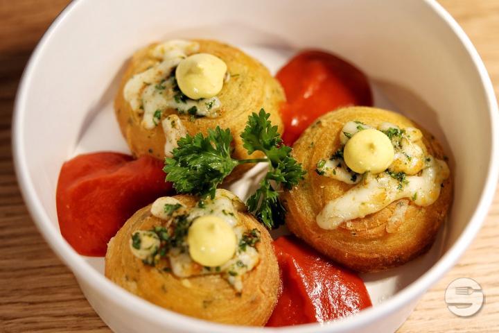 Maakoudas de Pomme de Terre Gratinées - Kasbar