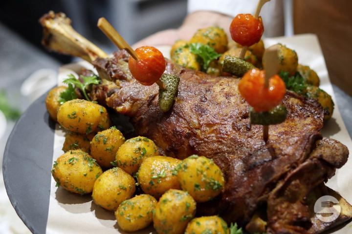 Barbecued Lamb Shoulder from Limousin - Kasbar
