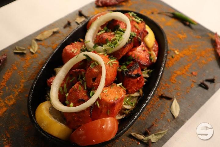 Murgh Tikka Keshri - Mirch Masala Indisches Restaurant