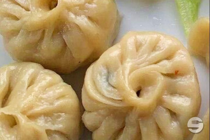 8 Handmade Cream Cheese Momos - Tibet Bistro