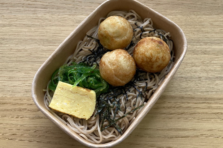 Hiyashi akashiyaki soba bento - Maison Ichi