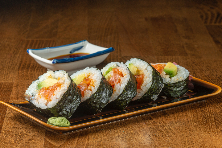Maki XL Saumon, avocat, salade, mayonnaise - Kulture Sushi