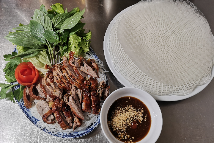 Brochettes de Canard Laqué - Café Restaurant Le Dalat