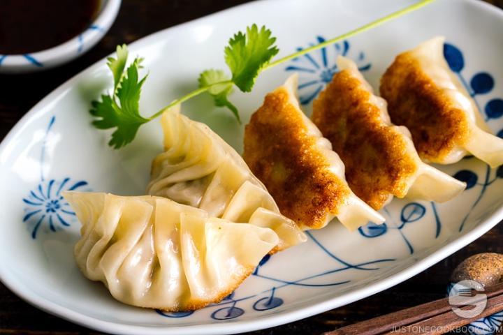 Chicken Gyoza - Movie Sushi