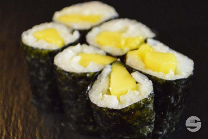 Mango Maki - Movie Sushi