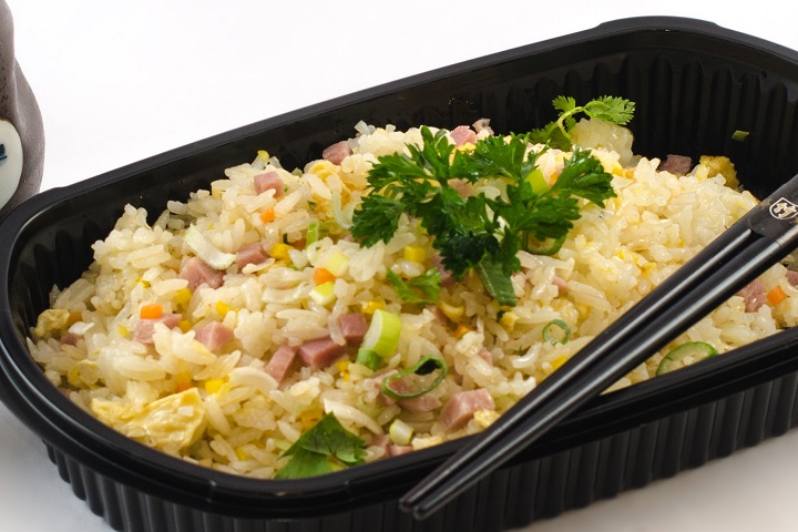 A8. Gebratener Reis nach Canton Style (mit Eier, Gemüse und Trutenschinken) - Asia Food Town