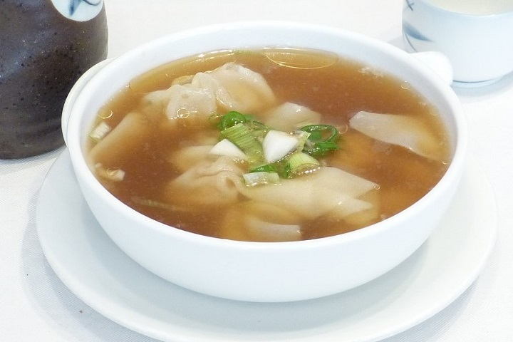 4. Wantan Suppe mit Schweinefleisch - Asia Food Town