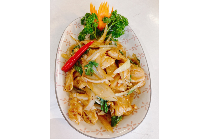 235. Stir-Fried Chicken with Basil - Hong Sheng