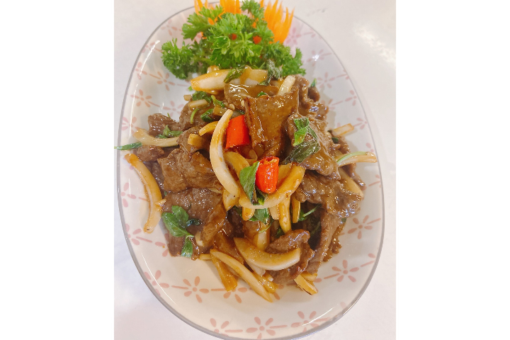 255. Stir-Fried Beef with Basil - Hong Sheng