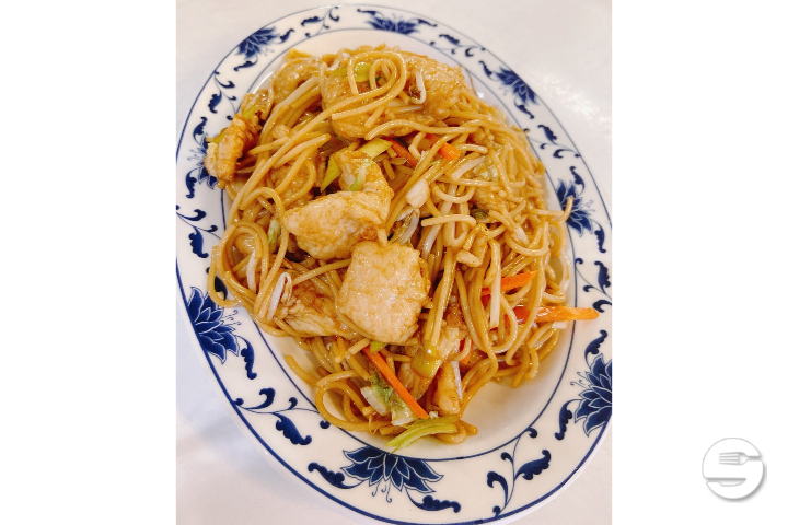Stir-fried Noodles With Chicken - Hong Sheng