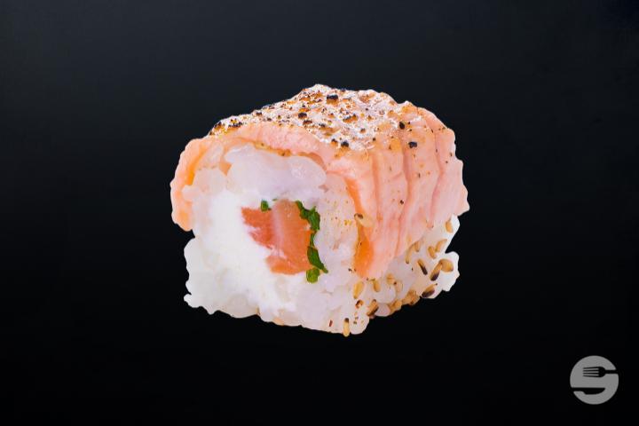 California Salmon Aburi - Sushi Shop