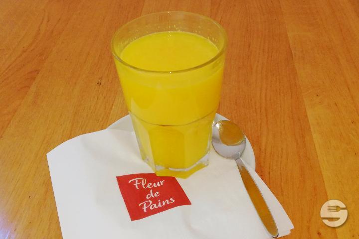 Jus d'orange frais - Fleur De Pains