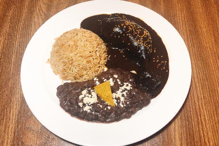 Mole Negro Oaxaqueño - El Burrito Feliz